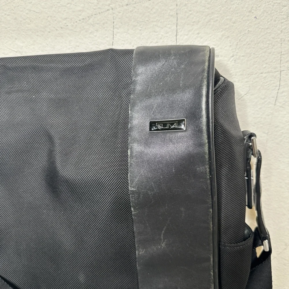 TUMI‎ LXT Imagination Messenger Laptop Bag Black Nylon Leather Expandable 23671D